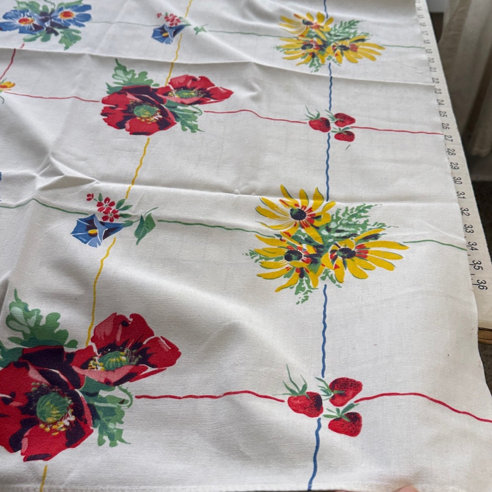 Vintage 1950s Floral & Strawberry Printed Tablecloth – Mid-Century Farmhouse - Picture 5 of 16